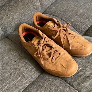 Men Levi’s shoes size 12